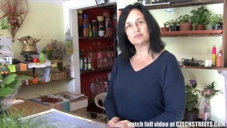 Natural tits mature get fucked in flower store