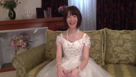 Airi Miyazaki Shows Off In Her Wedding Dress While Screwing
