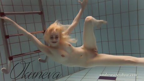 Blonde Babe Okuneva Shaved Pussy Underwater Swimming